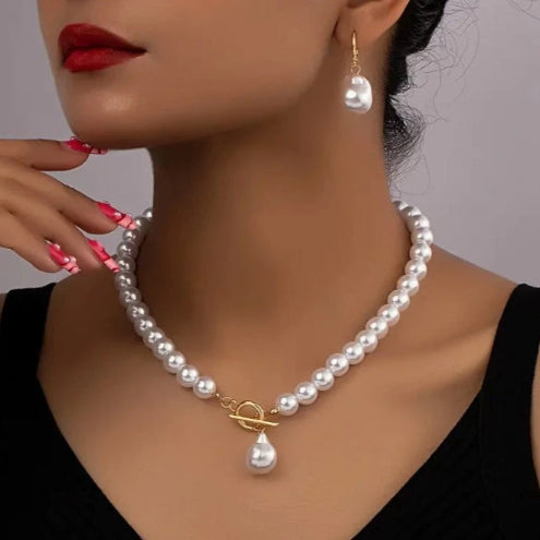 Necklace with matching earings set